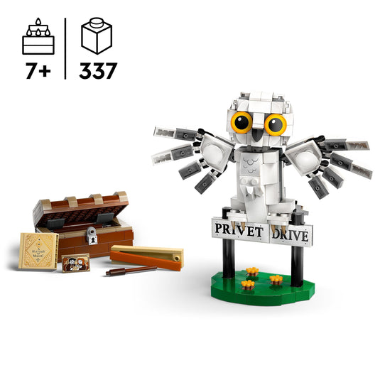 LEGO Harry Potter Hedwig™ at 4 Privet Drive 76425