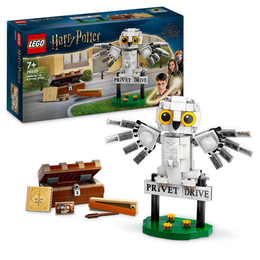 LEGO Harry Potter Hedwig™ at 4 Privet Drive 76425