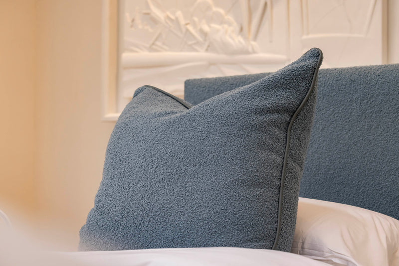 Load image into Gallery viewer, Teddy Bed with Pocket Classic Mattress
