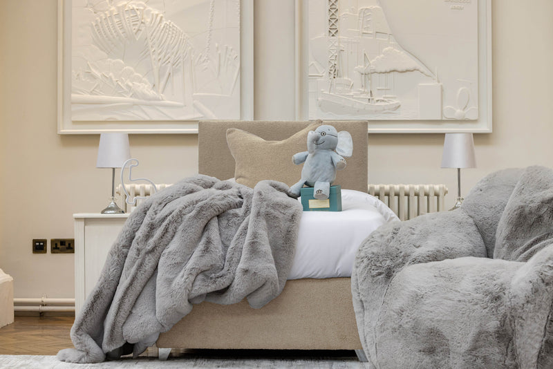 Load image into Gallery viewer, Teddy Bed with Pocket Classic Mattress
